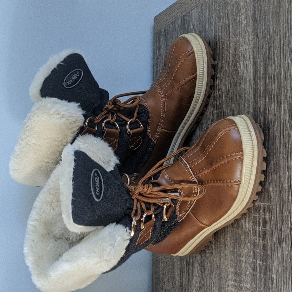 Khombu winter boots size 6